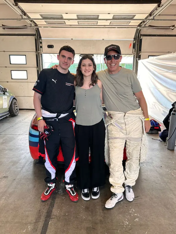 Martin ai box di Misano davanti alla Porsche